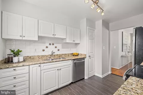 9811 Lomond Dr, Manassas, VA 20109 photo 11