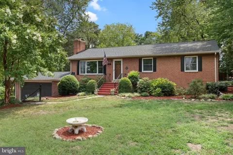 1329 Devils Reach Rd, Woodbridge, VA 22192