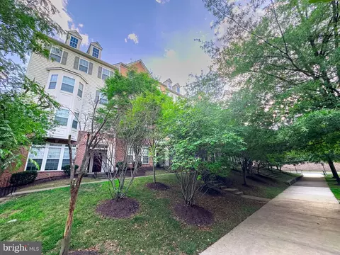 2591 Eastbourne Dr, Woodbridge, VA 22191