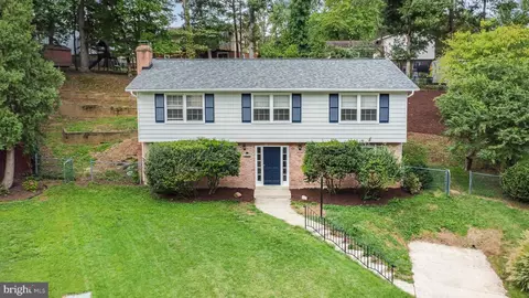 13018 Amesbury St, Woodbridge, VA 22192