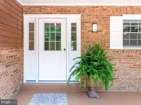 Entry Way - 7821 Cerro Gordo, Gainesville, VA 20155 photo 1 of 5