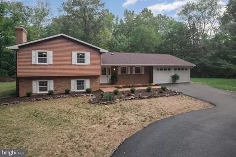 Exterior - 7821 Cerro Gordo, Gainesville, VA 20155 photo 4 of 6