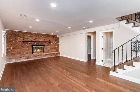 Living - 7821 Cerro Gordo, Gainesville, VA 20155 photo 5 of 7
