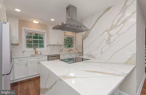 Kitchen - 7821 Cerro Gordo, Gainesville, VA 20155 photo 5 of 5
