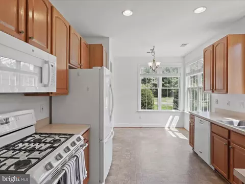 7014 Walnut Hill Dr, Gainesville, VA 20155 photo 14