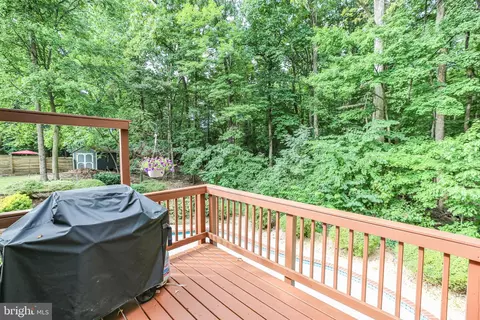 18412 Cedar Dr, Triangle, VA 22172 photo 8