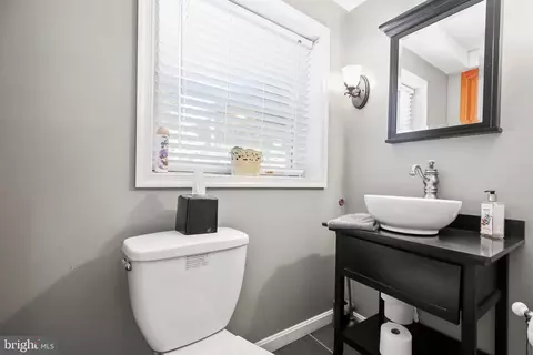 18412 Cedar Dr, Triangle, VA 22172 photo 15
