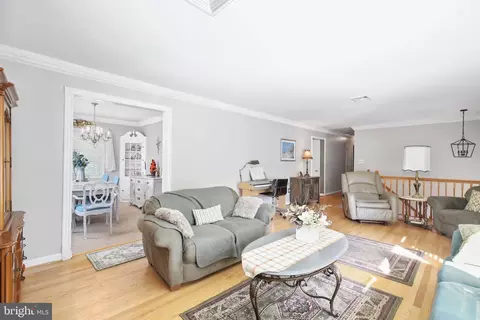 18412 Cedar Dr, Triangle, VA 22172 photo 10