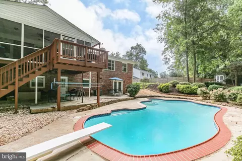 18412 Cedar Dr, Triangle, VA 22172 photo 2