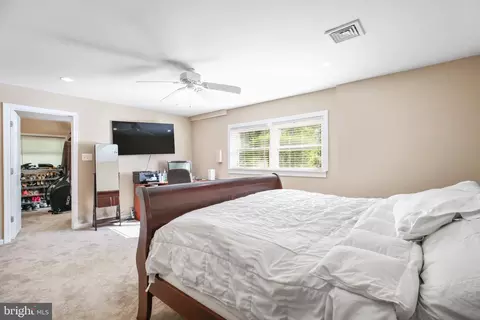 18412 Cedar Dr, Triangle, VA 22172 photo 21