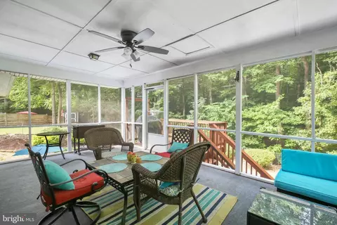 18412 Cedar Dr, Triangle, VA 22172 photo 7