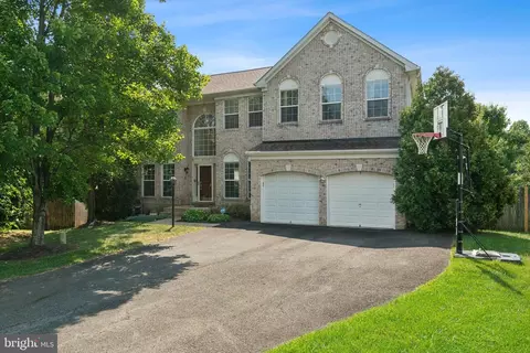 Exterior - 3725 Katie Pl, Triangle, VA 22172 photo 3 of 8