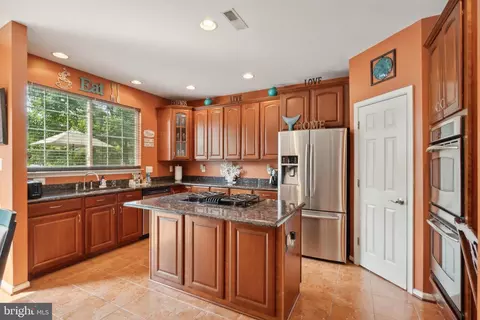Kitchen - 3725 Katie Pl, Triangle, VA 22172 photo 2 of 5