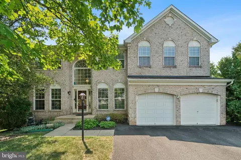 3725 Katie Pl, Triangle, VA 22172