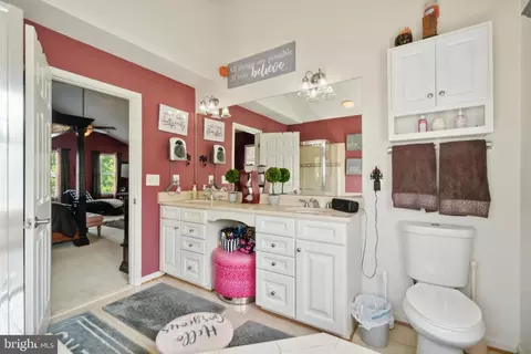 Bath - 3725 Katie Pl, Triangle, VA 22172 photo 2 of 3