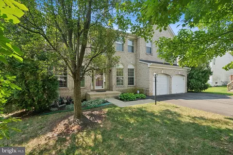 Exterior - 3725 Katie Pl, Triangle, VA 22172 photo 2 of 8
