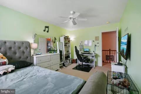 Bedroom - 3725 Katie Pl, Triangle, VA 22172 photo 8 of 10