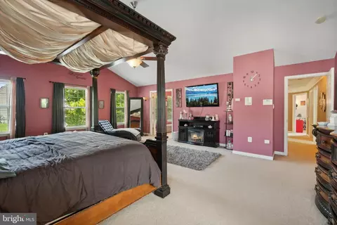 Bedroom - 3725 Katie Pl, Triangle, VA 22172 photo 2 of 10