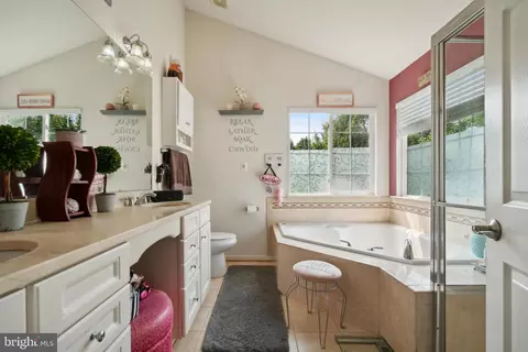 Bath - 3725 Katie Pl, Triangle, VA 22172 photo 1 of 3