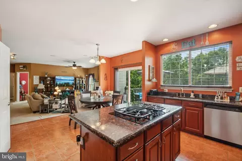 Kitchen - 3725 Katie Pl, Triangle, VA 22172 photo 4 of 5