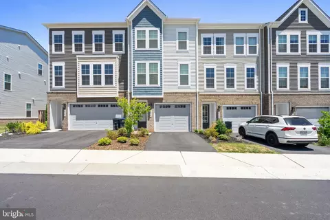 14460 Nebbiolo Dr, Gainesville, VA 20155