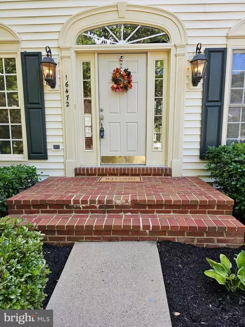 16472 Hayes Ln, Woodbridge, VA 22191
