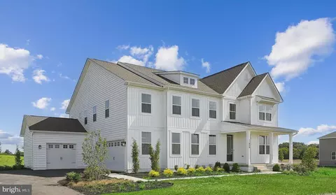 11920 Parkgate Dr, Nokesville, VA 20181