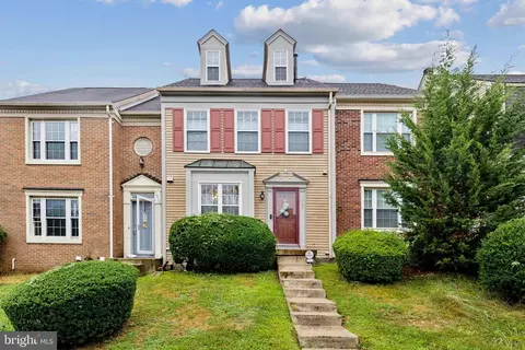 1934 Heatherbrook Ct, Woodbridge, VA 22192