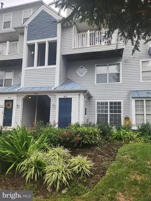 3834 Clore Pl #203, Woodbridge, VA 22192