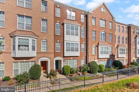 6319 Iris Meadow Ln, Haymarket, VA 20169