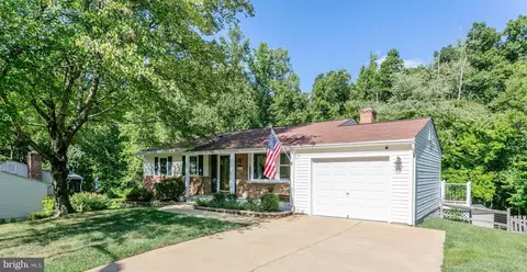 12081 Willowood Dr, Woodbridge, VA 22192