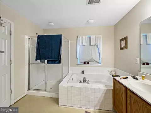 Bath - 8617 Webster Tavern Way, Manassas, VA 20109 photo 1 of 2