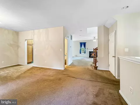 Living - 8617 Webster Tavern Way, Manassas, VA 20109 photo 5 of 5