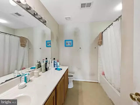 Bath - 8617 Webster Tavern Way, Manassas, VA 20109 photo 2 of 2