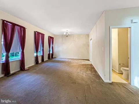 Living - 8617 Webster Tavern Way, Manassas, VA 20109 photo 1 of 5