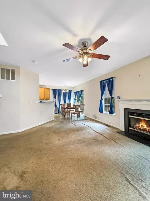 Living - 8617 Webster Tavern Way, Manassas, VA 20109 photo 3 of 5