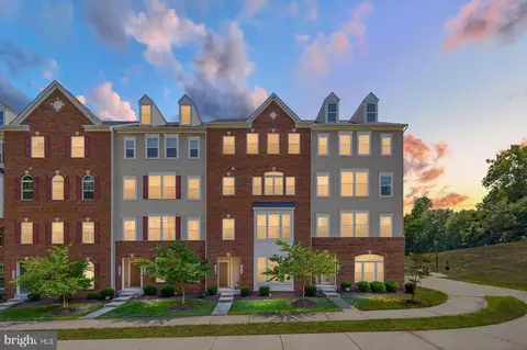 3552 Briarwood Dr, Dumfries, VA 22026