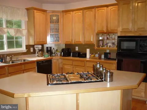 8428 Summer Breeze Pl, Manassas, VA 20112 photo 8