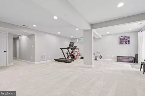 Entry Way - 12941 Champlain Dr, Manassas, VA 20112 photo 11 of 11