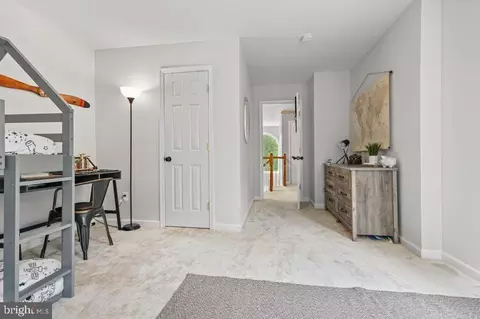 Entry Way - 12941 Champlain Dr, Manassas, VA 20112 photo 9 of 11