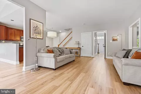 Entry Way - 12941 Champlain Dr, Manassas, VA 20112 photo 4 of 11