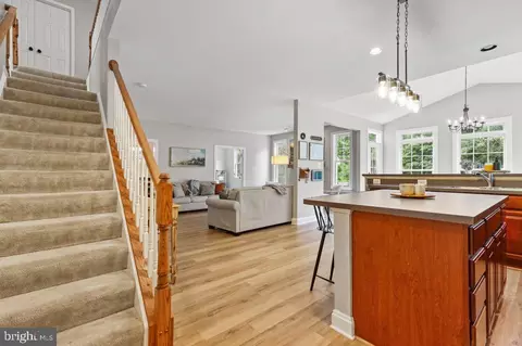 Entry Way - 12941 Champlain Dr, Manassas, VA 20112 photo 7 of 11