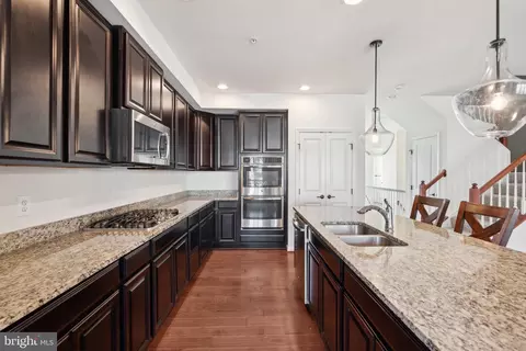 7885 Culloden Crest Ln, Gainesville, VA 20155 photo 10