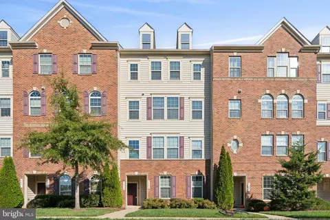 7885 Culloden Crest Ln, Gainesville, VA 20155