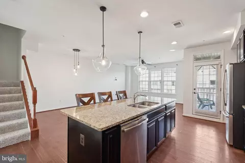 7885 Culloden Crest Ln, Gainesville, VA 20155 photo 12