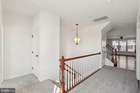 7885 Culloden Crest Ln, Gainesville, VA 20155 photo 5
