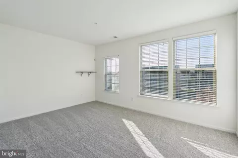 7885 Culloden Crest Ln, Gainesville, VA 20155 photo 3