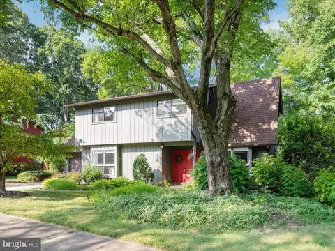 2505 Paxton St, Woodbridge, VA 22192