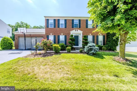 17673 Avenel Ln, Dumfries, VA 22026