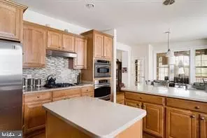 6147 Ferrier Ct, Gainesville, VA 20155 photo 3